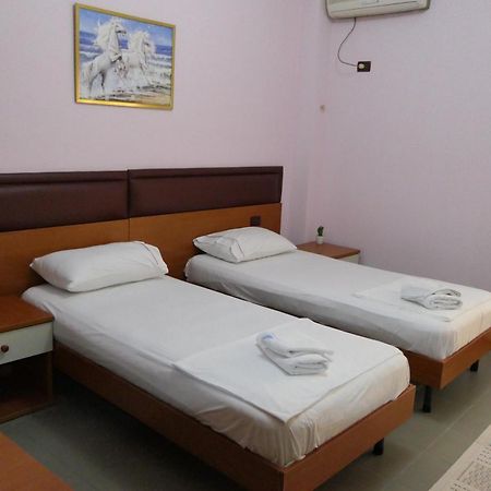 Hotel Edland Vlorë Extérieur photo