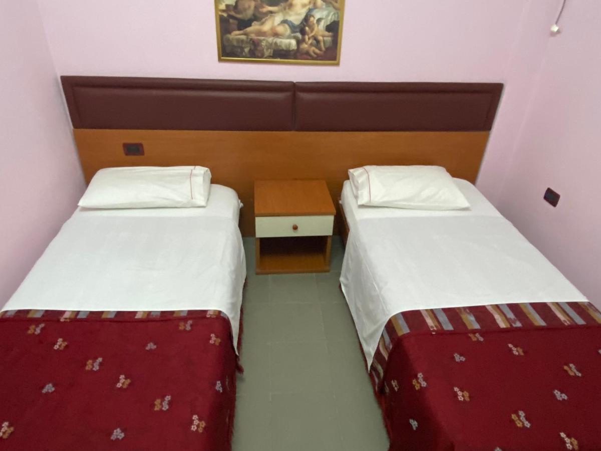 Hotel Edland Vlorë Extérieur photo