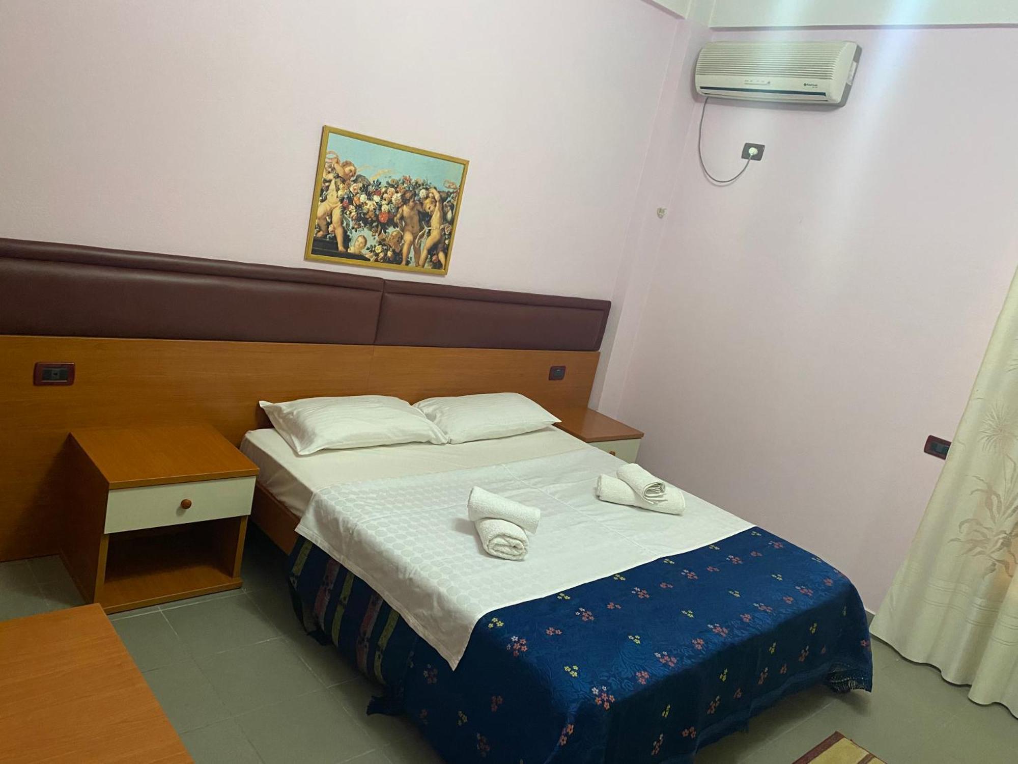 Hotel Edland Vlorë Extérieur photo
