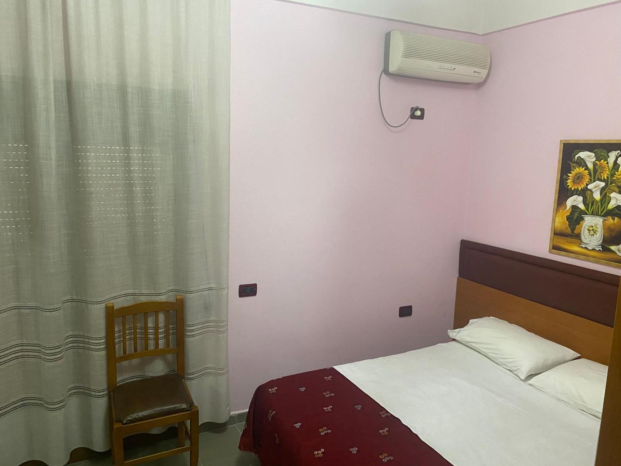 Hotel Edland Vlorë Extérieur photo