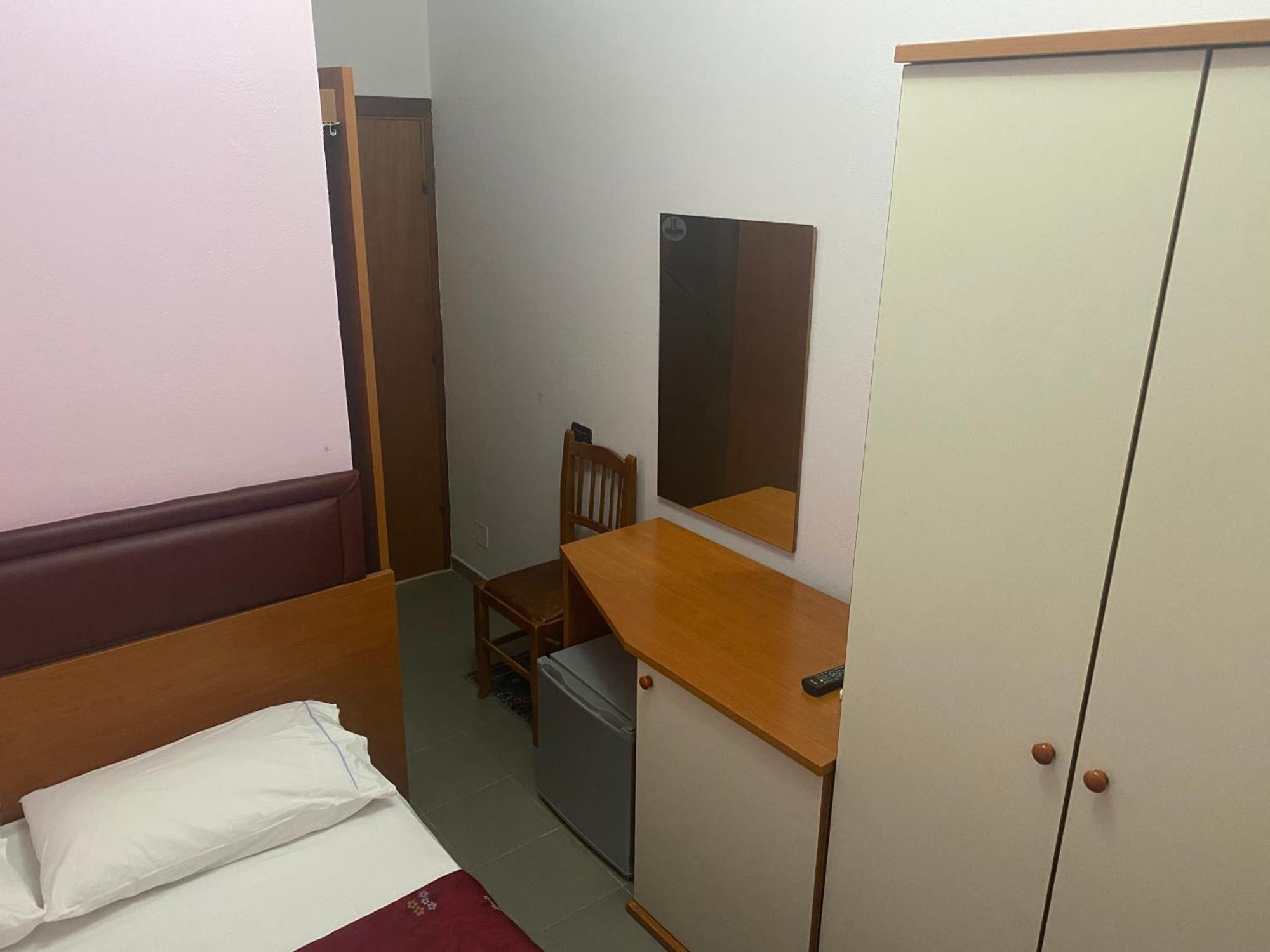 Hotel Edland Vlorë Extérieur photo