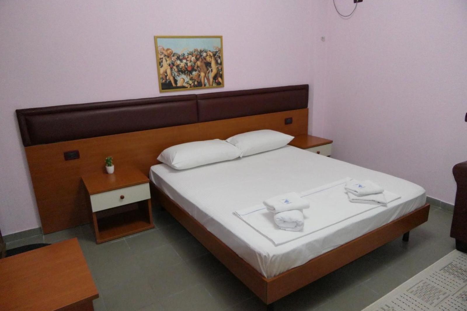 Hotel Edland Vlorë Extérieur photo