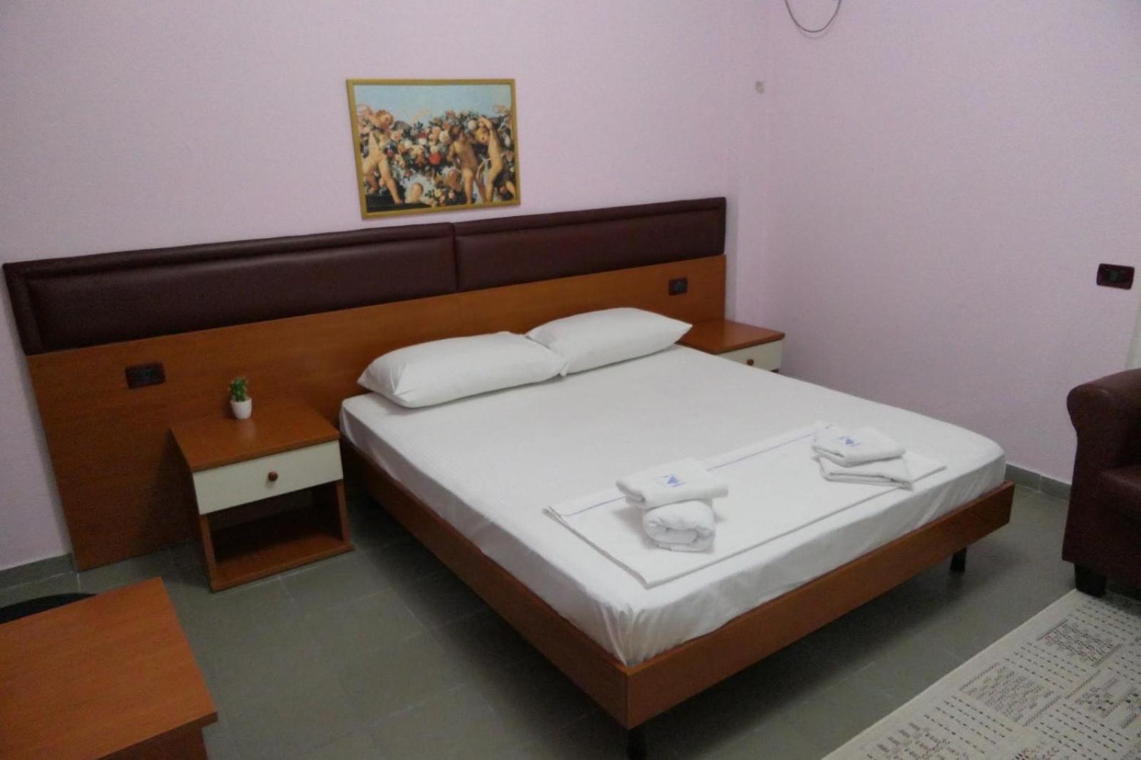 Hotel Edland Vlorë Extérieur photo