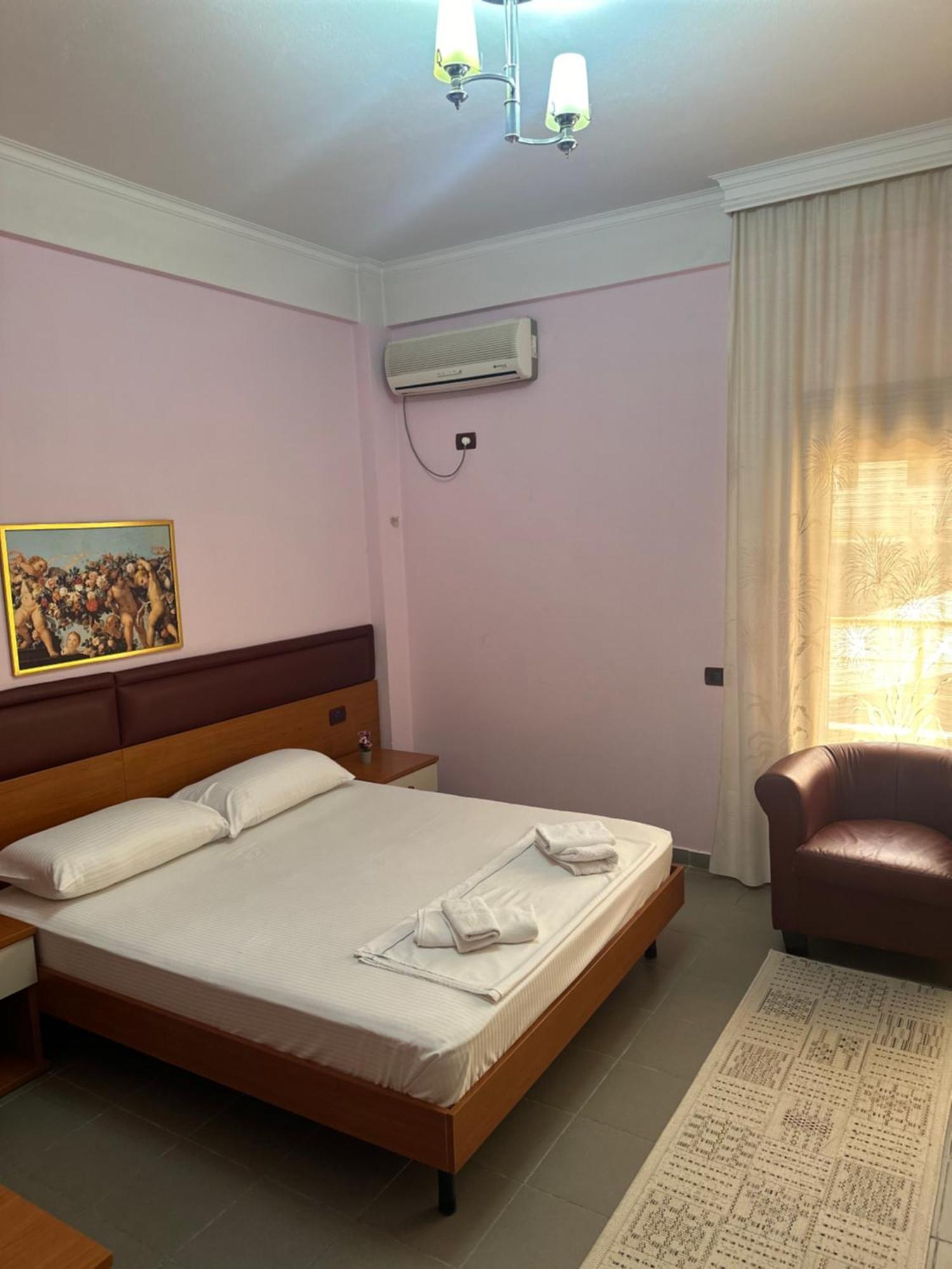 Hotel Edland Vlorë Extérieur photo