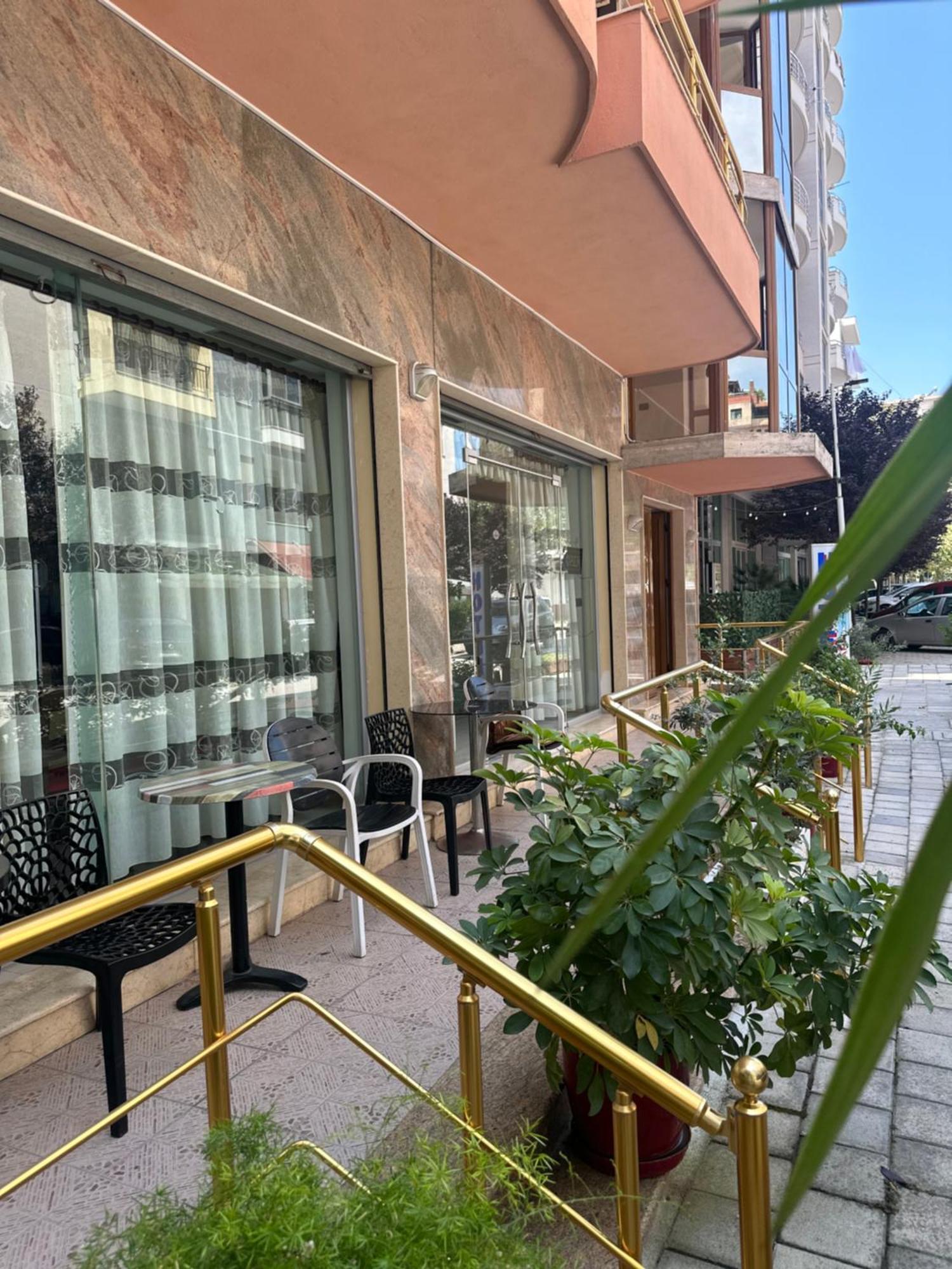 Hotel Edland Vlorë Extérieur photo