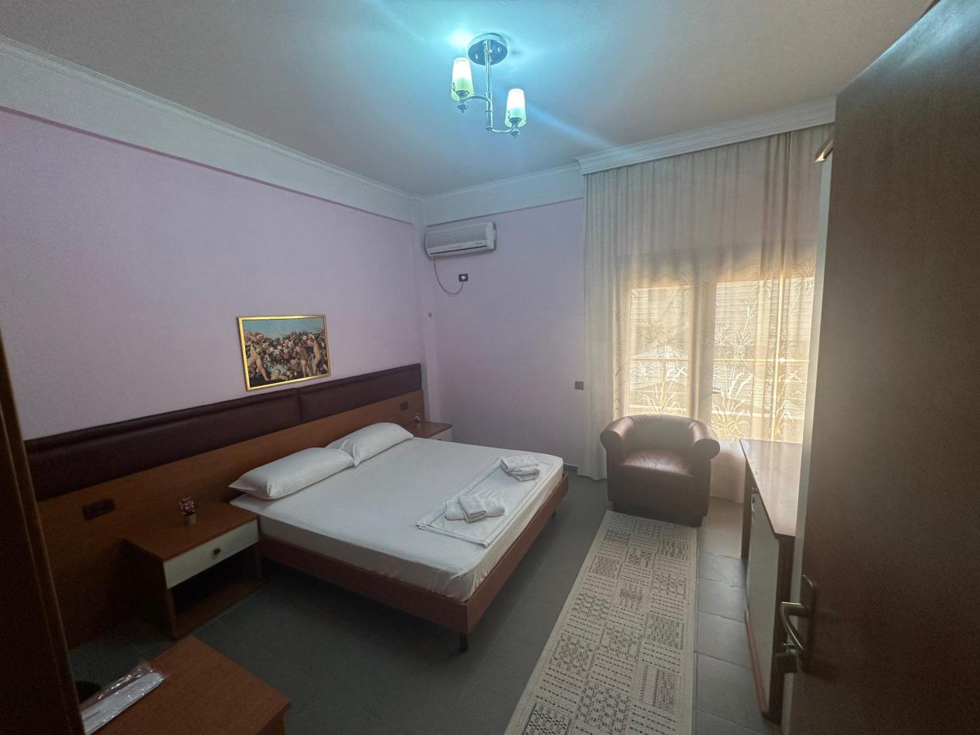 Hotel Edland Vlorë Extérieur photo