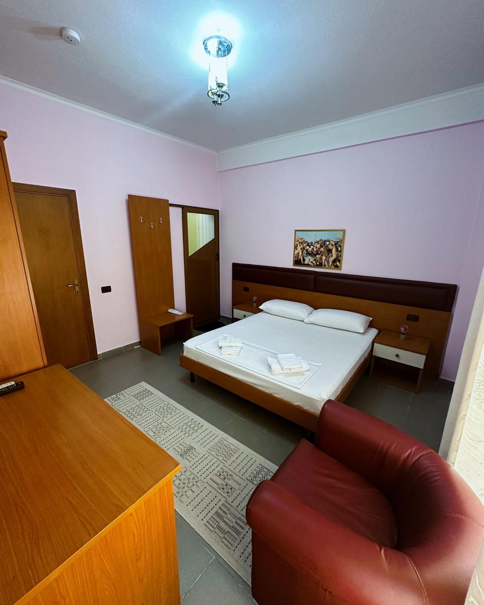 Hotel Edland Vlorë Extérieur photo